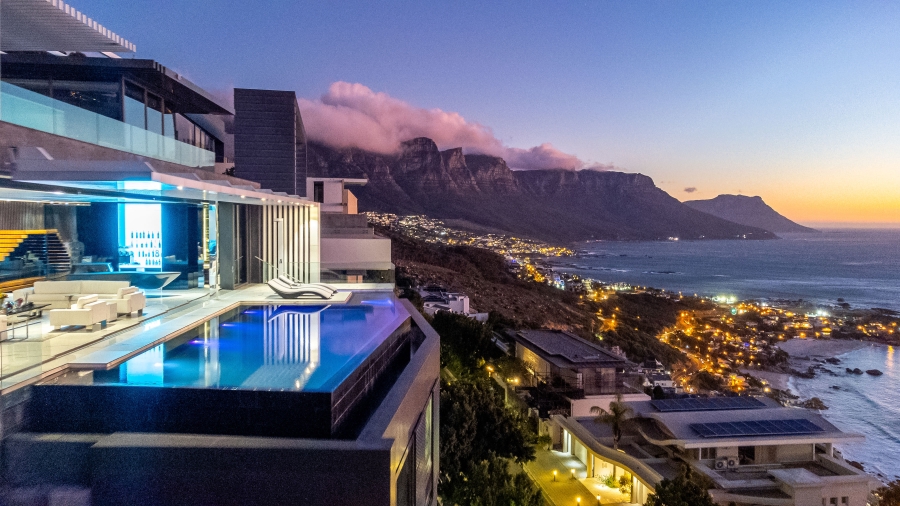 7 Bedroom Property for Sale in Clifton Western Cape